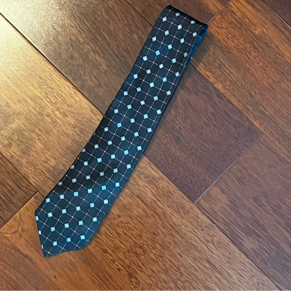Boys J. Khaki 100% Silk Blue Geometric Pattern Neck Tie 52.5